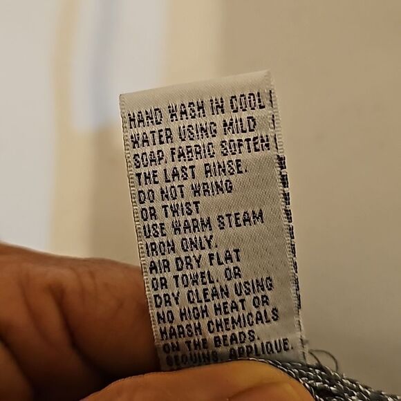 Cache metallic pearl embellish halter too small - Picture 7 of 7